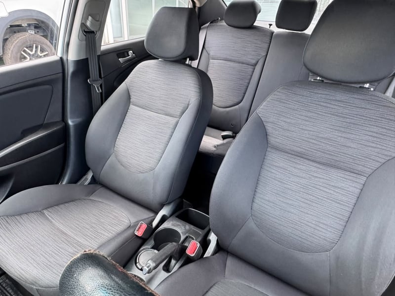 Hyundai ACCENT 1.4 RB SDN 6MT GL 2AB AC 4X2 2019 - Imagen 13 de 14