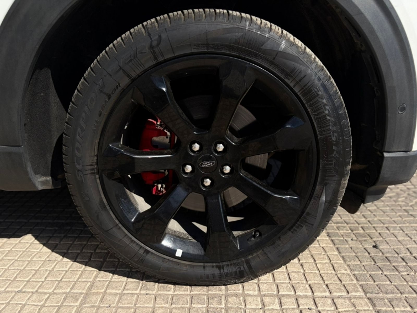FORD EXPLORER ST 3.0 2024 - Imagen 6 de 14