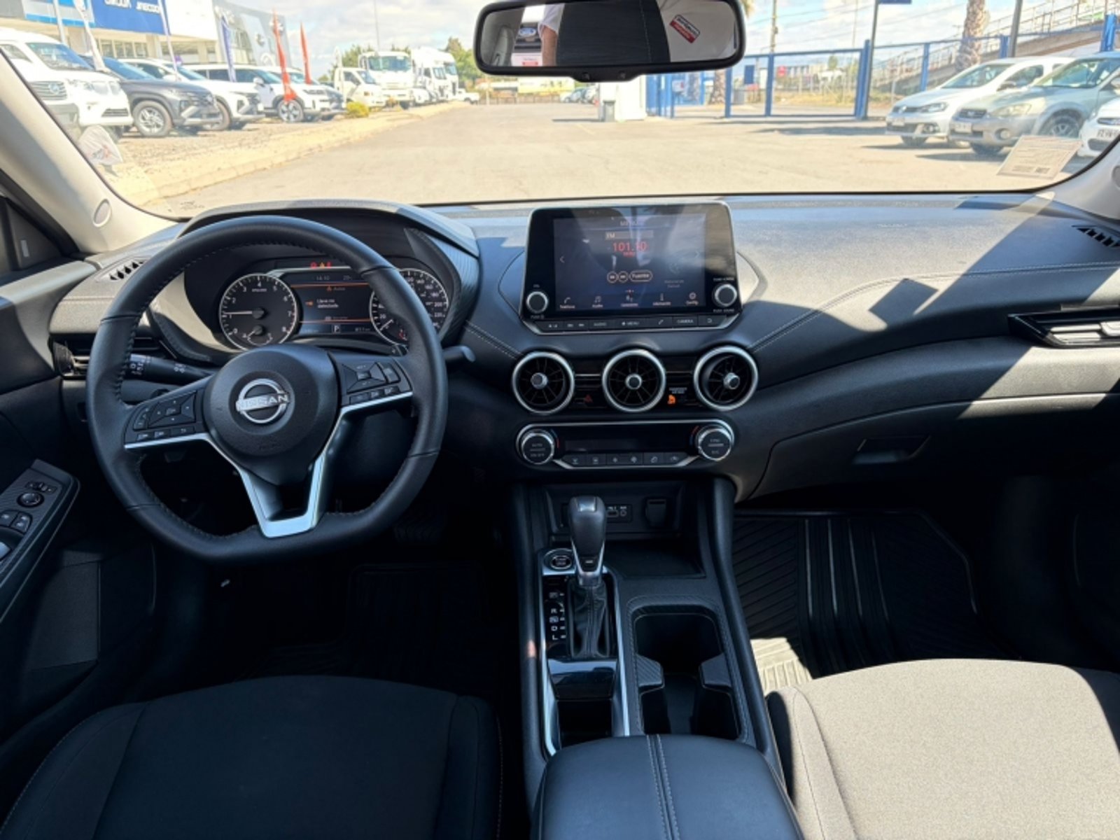 NISSAN SENTRA 2.0 ADVANCE AT 2025 - Imagen 7 de 11