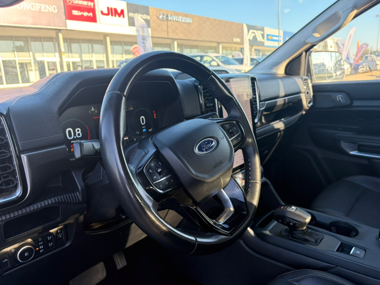 Ford RANGER 3.0 LIMITED AT 4X4 DIESEL 2024 - Imagen 7 de 9