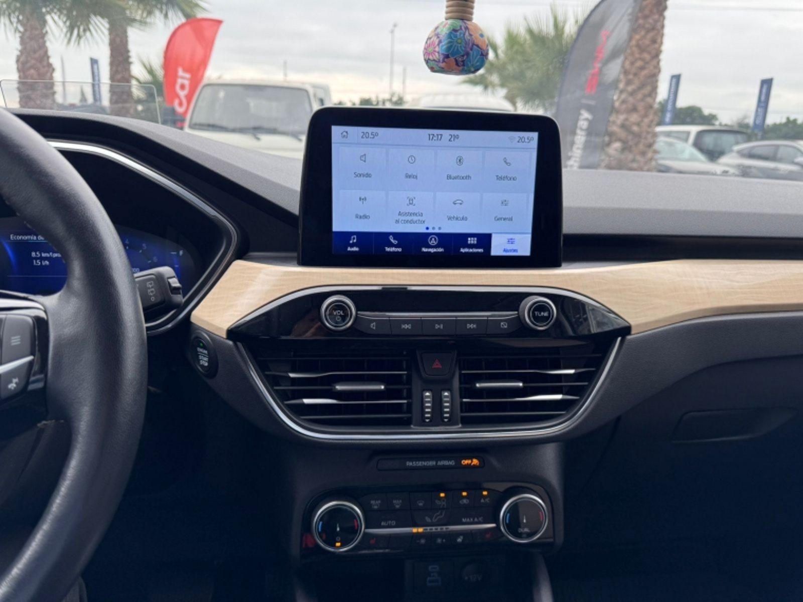 FORD ESCAPE AWD 2.0 AUT TITANIUM 2023 - Imagen 8 de 10