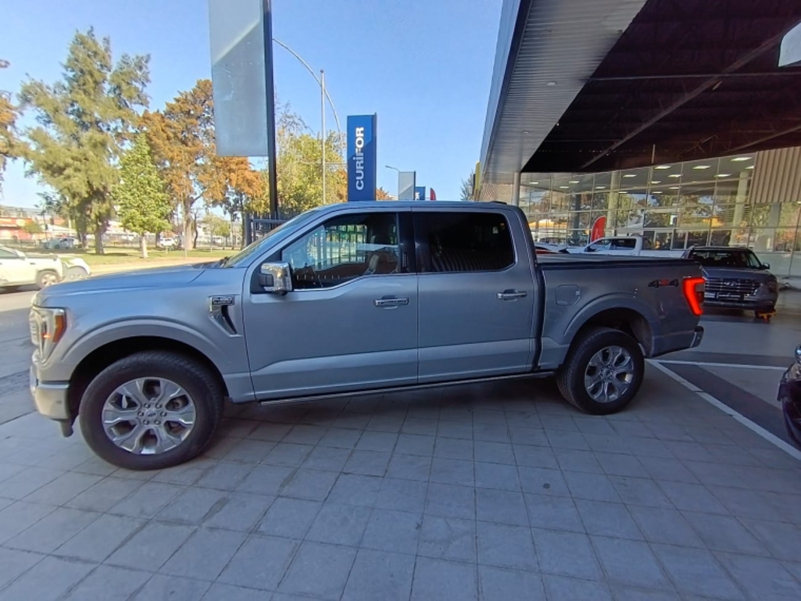 FORD F-150 3.5 PLATINUM CC AT 4X4 2024 - Imagen 4 de 13
