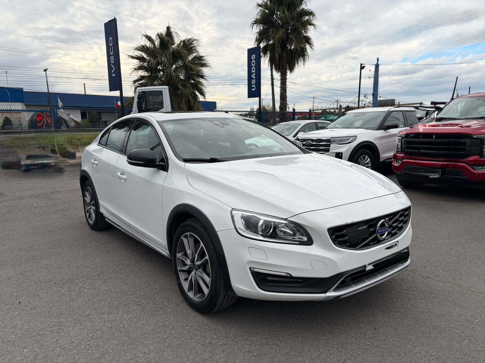Volvo S60 2.0 D4 CROSS COUNTRY PLUS AT 4X4 DIESEL 2019 - Foto 3 de 10