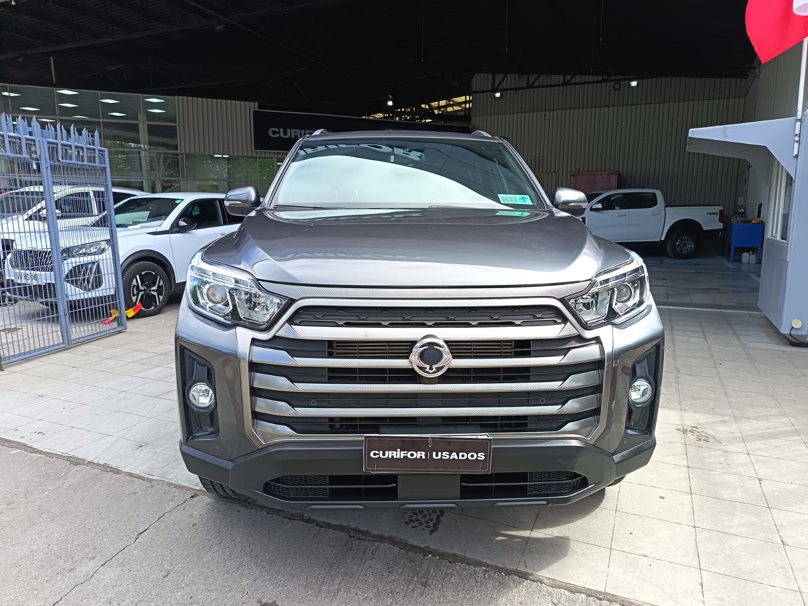 SsangYong MUSSO 2.2 LIMITED PLUS MT 4X4 DIESEL 2025 - Foto 2 de 17