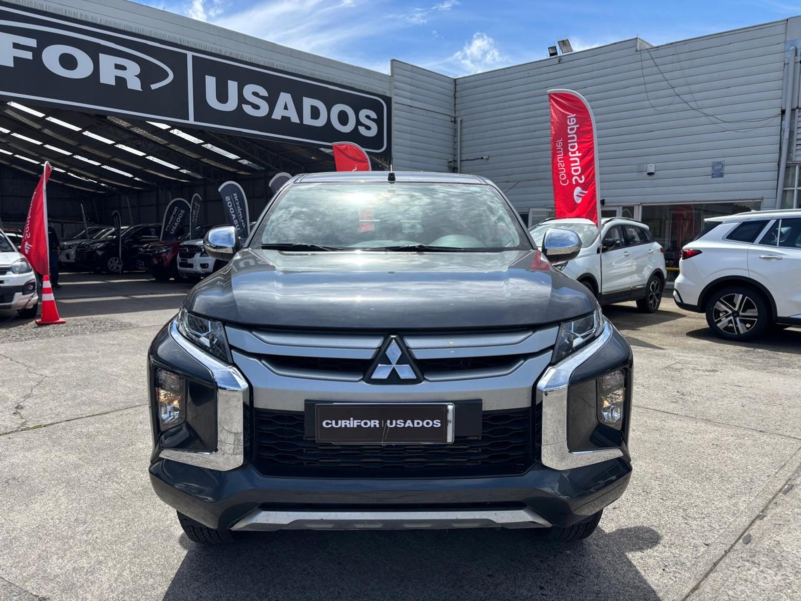 Mitsubishi L200 2.4 TD KATANA CR MT 4X2 DIESEL 2024 - Foto 2 de 2