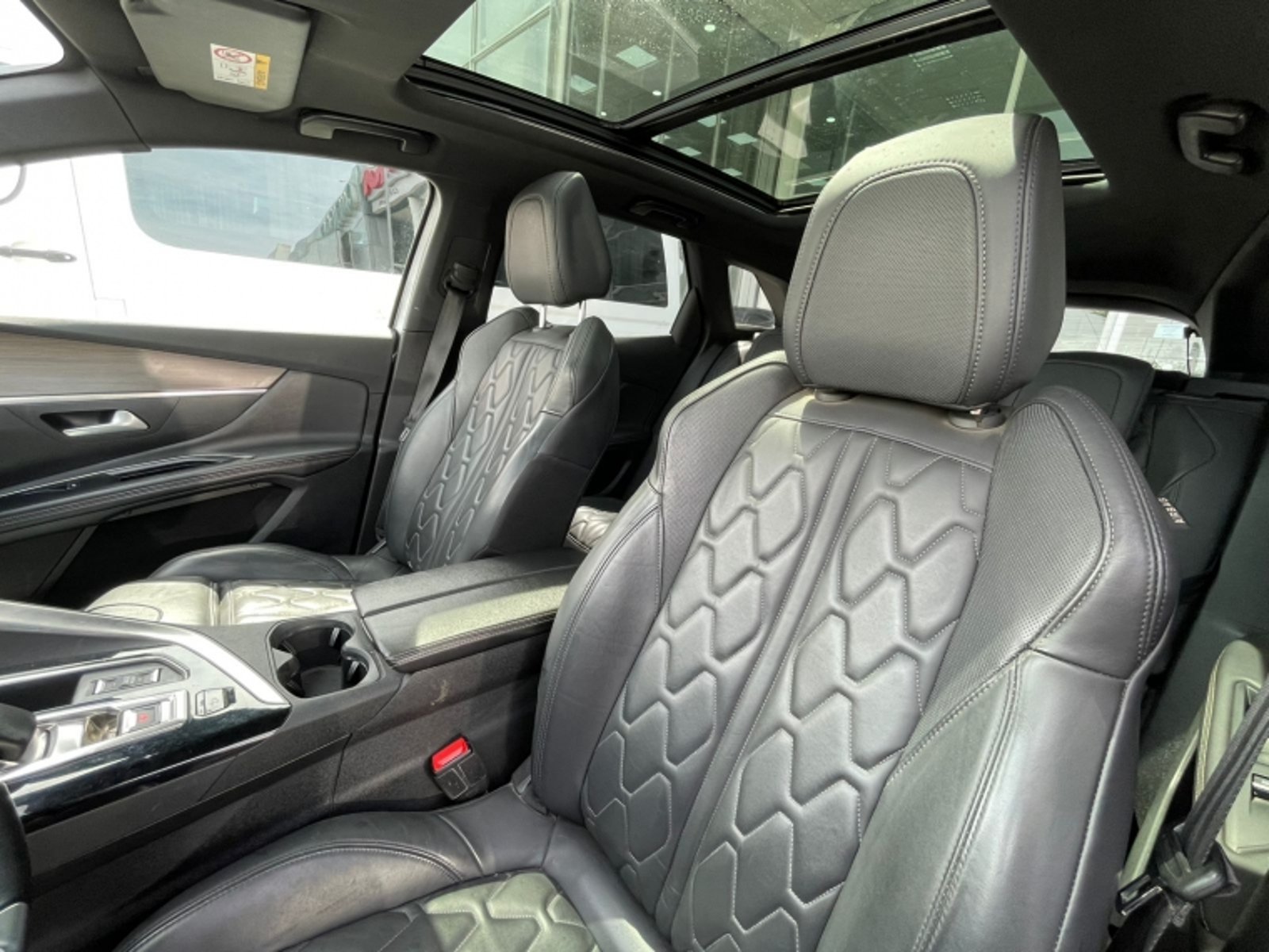 Peugeot 3008 GT HYBRID 136HP AT 4X4 2024 - Imagen 11 de 12
