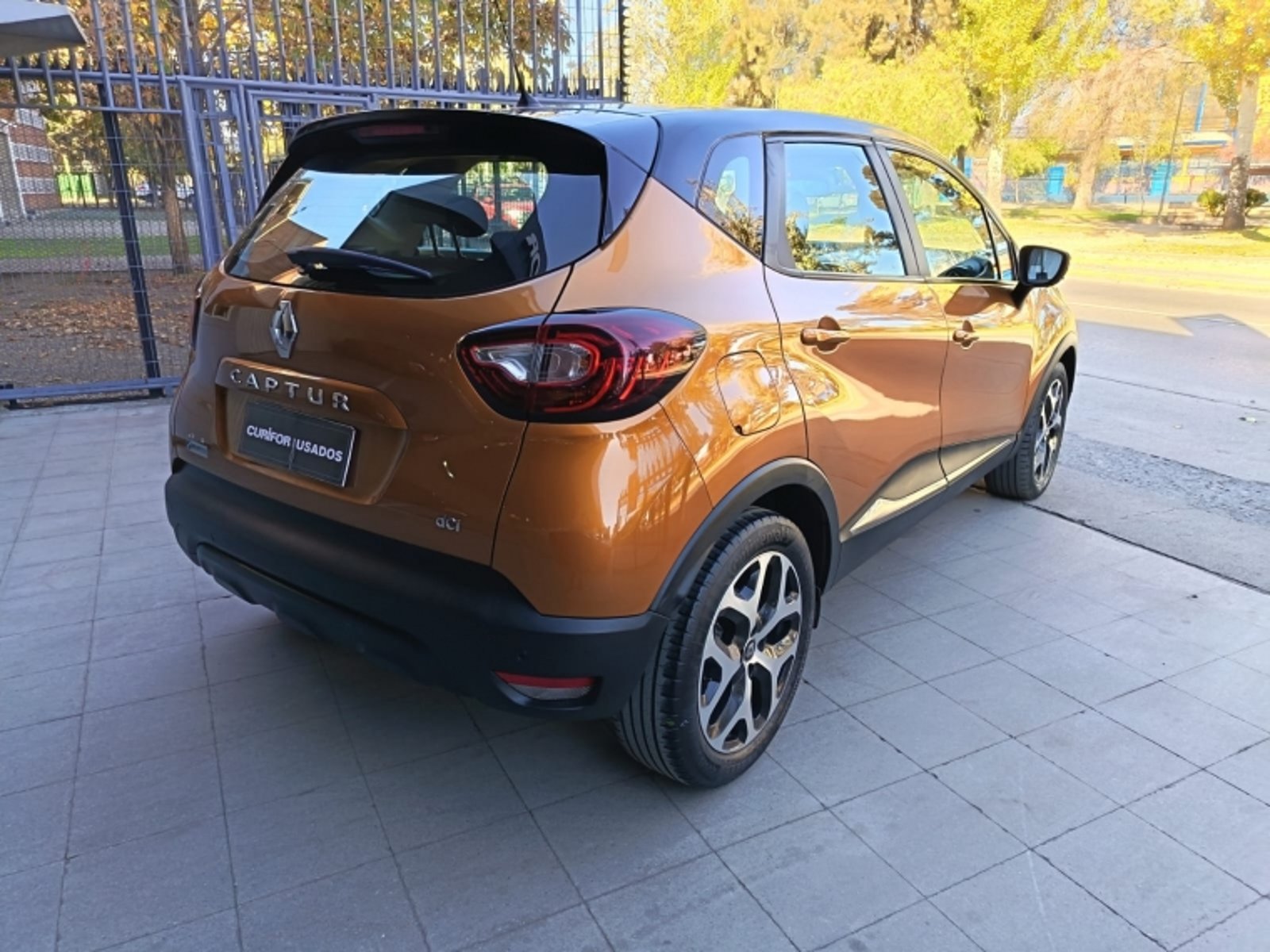 Renault CAPTUR 1.5 ZEN MT DIESEL 2021 - Foto 2 de 9