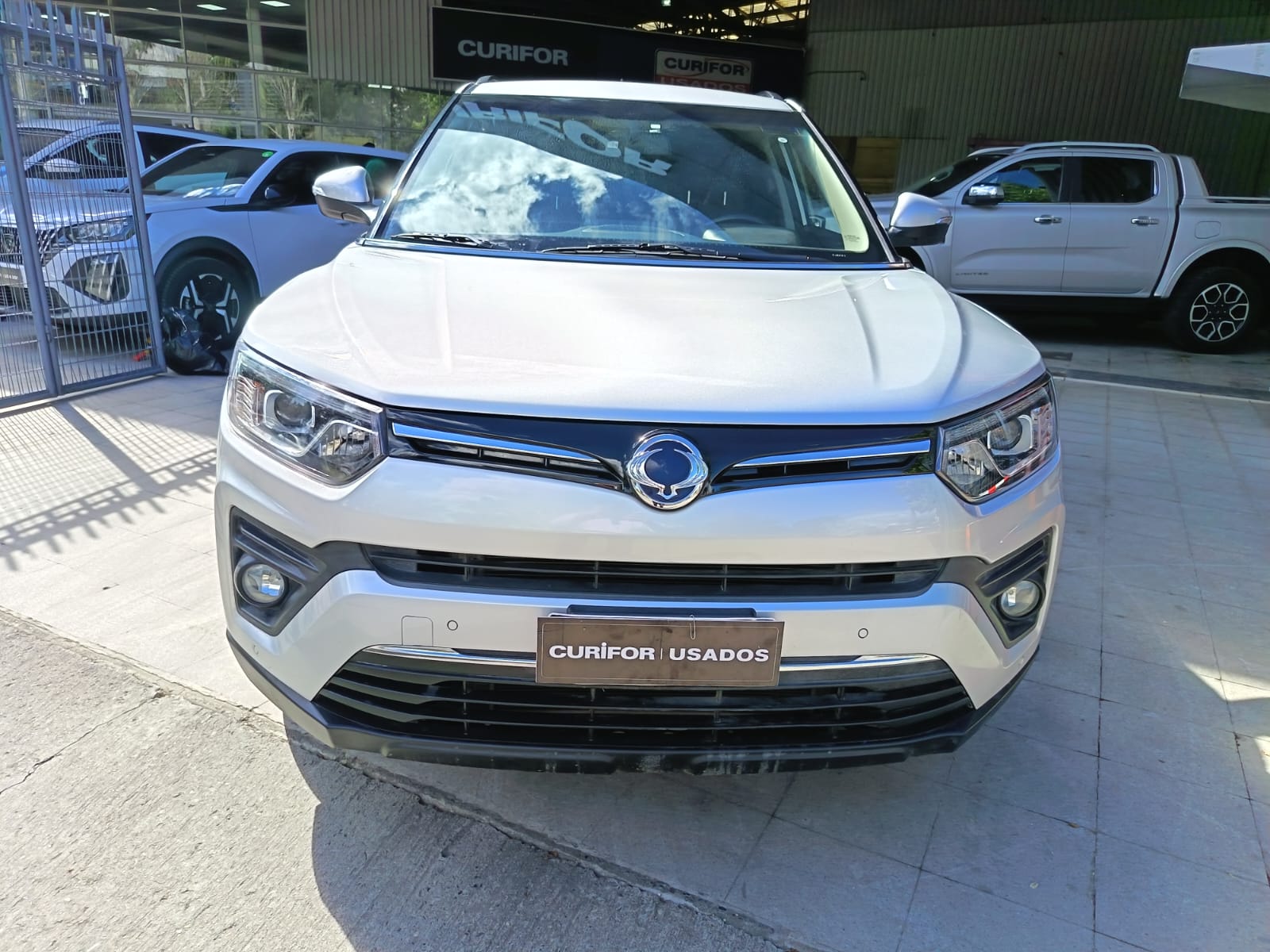 SsangYong TIVOLI 1.6 LIMITED AT 2022 - Foto 2 de 15