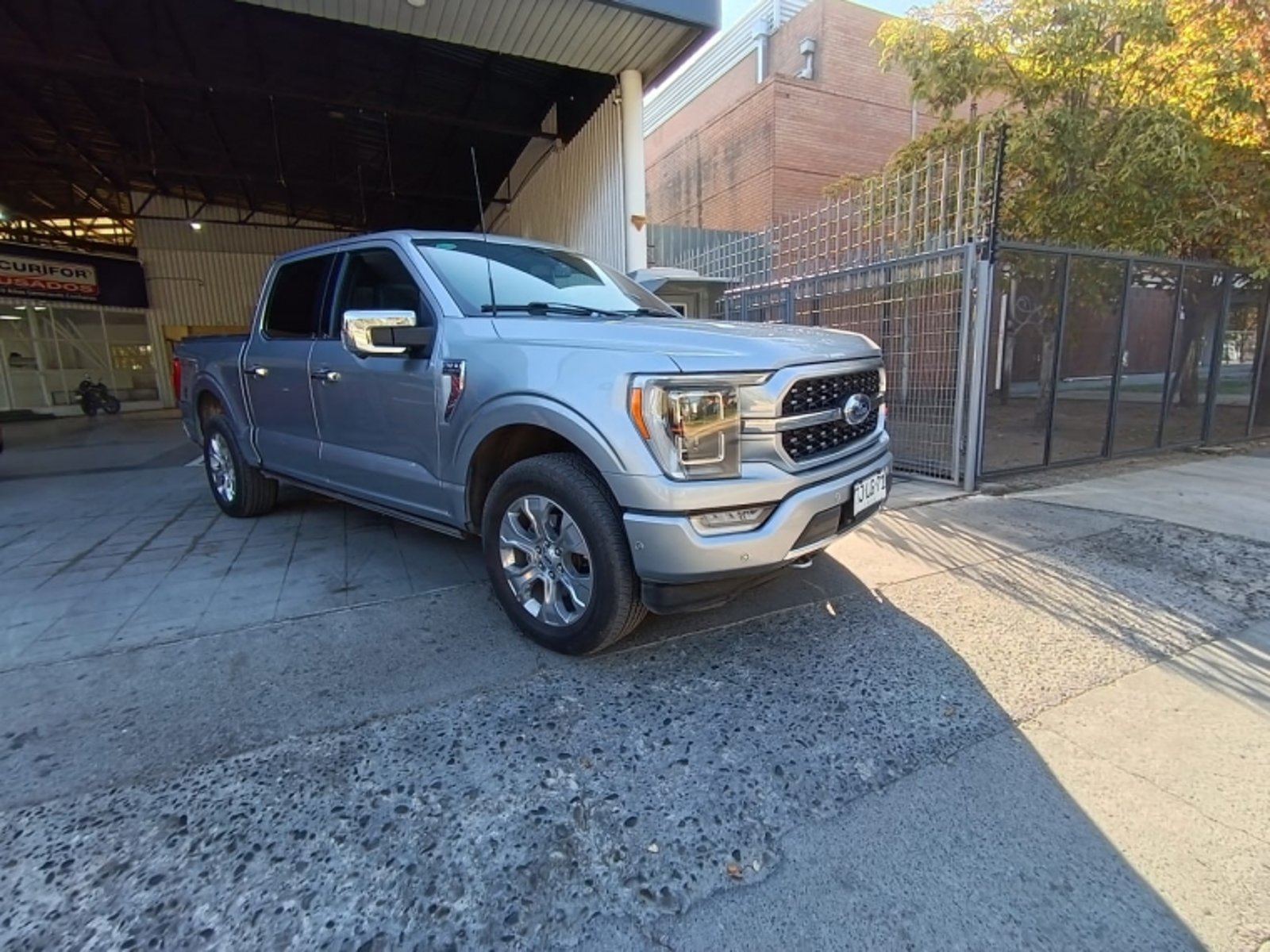 FORD F-150 3.5 PLATINUM CC AT 4X4 2024 - Imagen 6 de 13