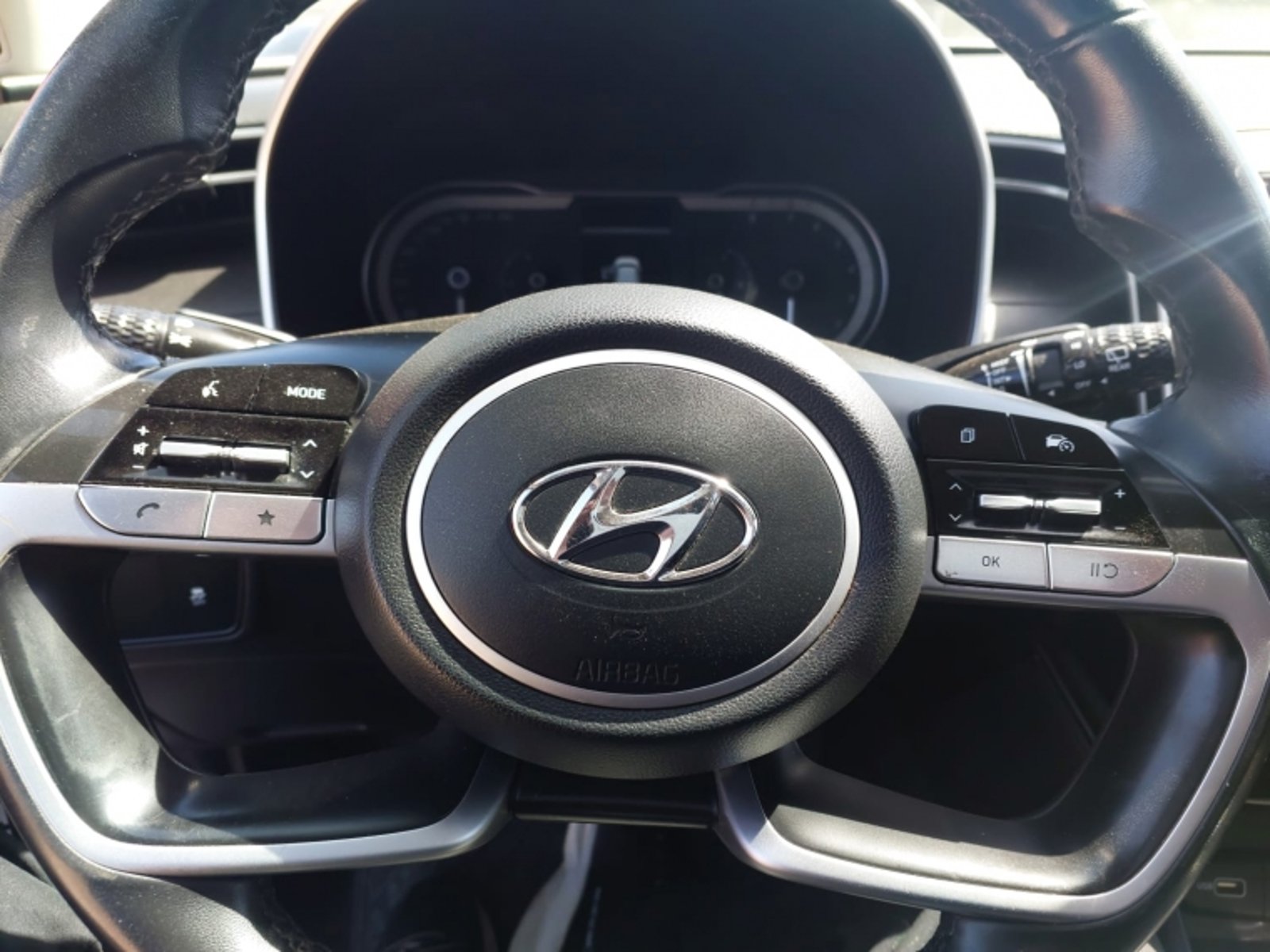 HYUNDAI TUCSON NX4 MPI 2.0 2023 - Imagen 8 de 12