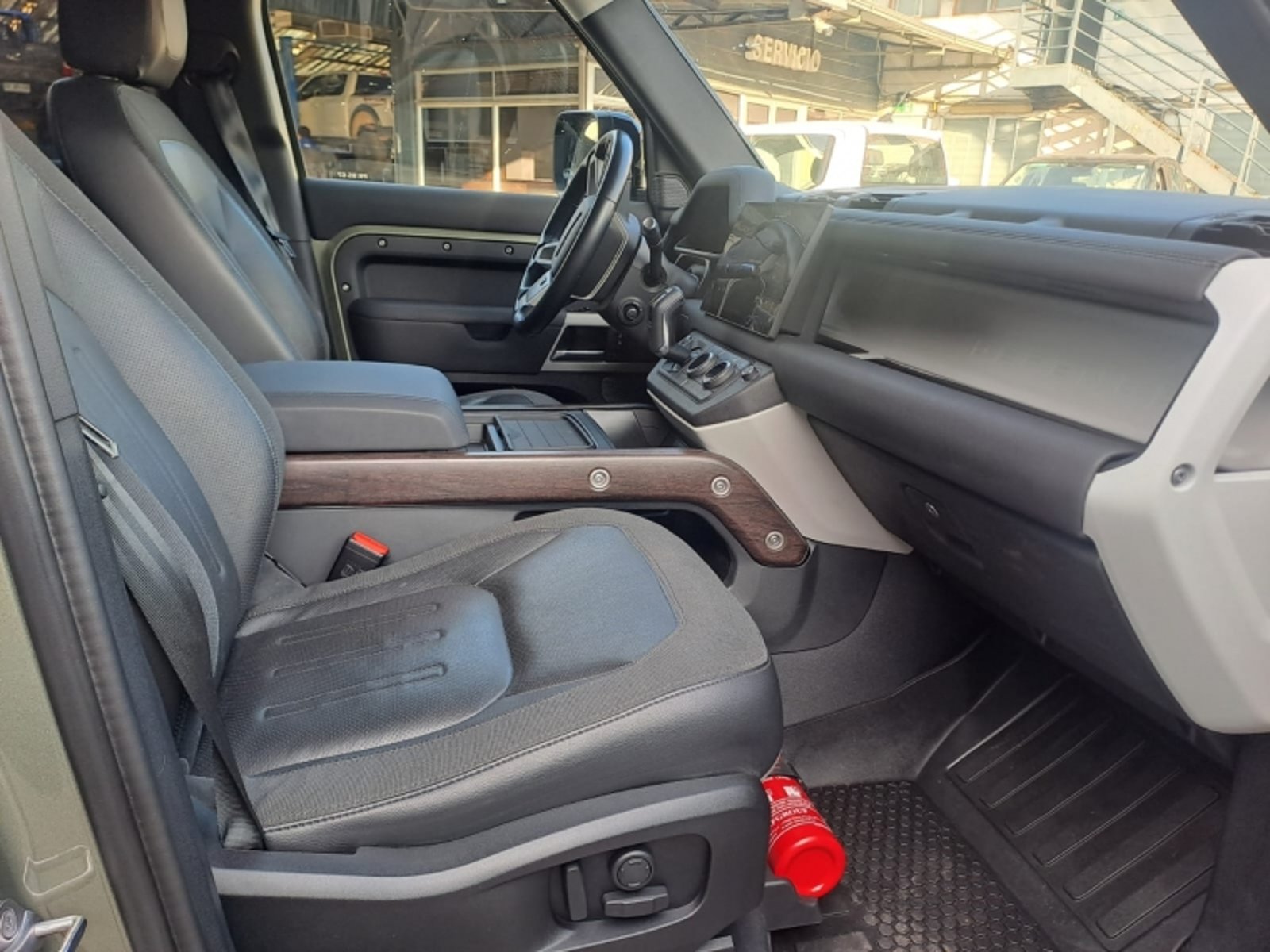 Land Rover DEFENDER 110 4X4 3.0 AUT 2021 - Imagen 9 de 12