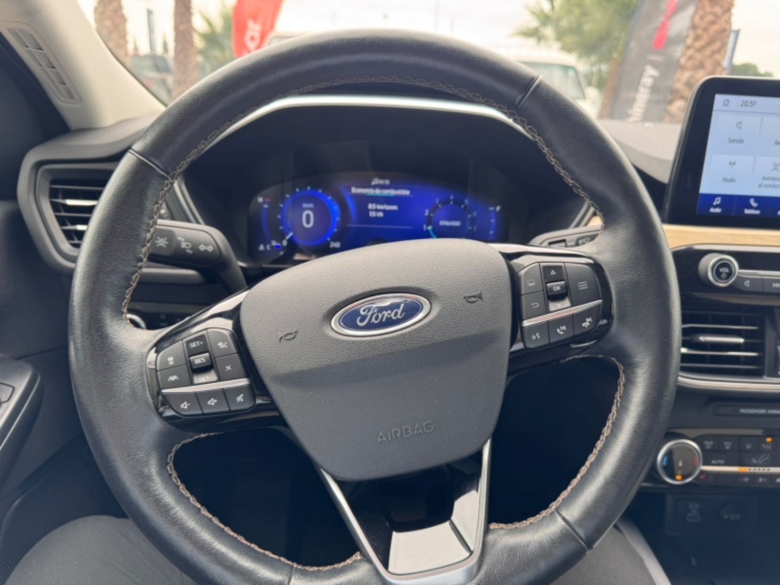 FORD ESCAPE AWD 2.0 AUT TITANIUM 2023 - Imagen 7 de 10