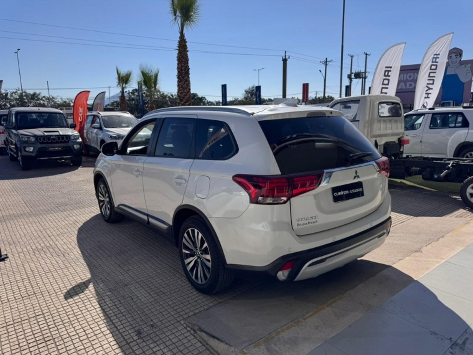 Mitsubishi OUTLANDER 2.0 GLX AT 4X2 2023 - Foto 5 de 12