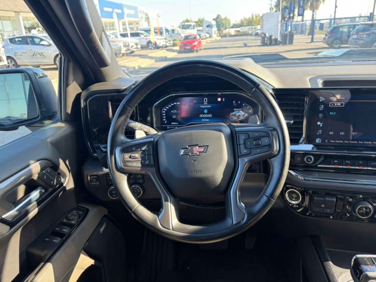 Chevrolet SILVERADO 6.2 ZR2 AT 4X4 2024 - Imagen 7 de 11