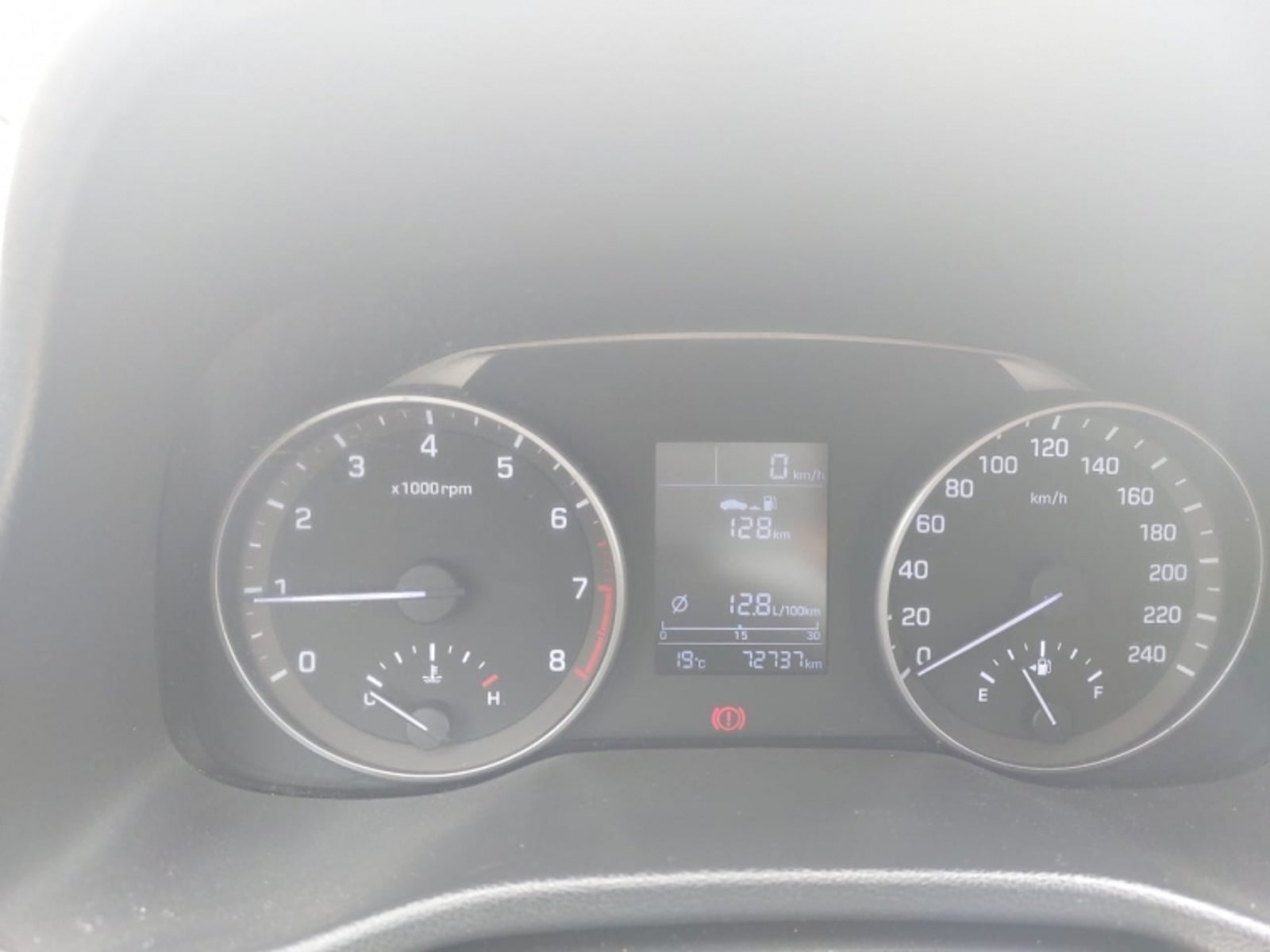 Hyundai ELANTRA GL 1.6 2017 - Imagen 9 de 12