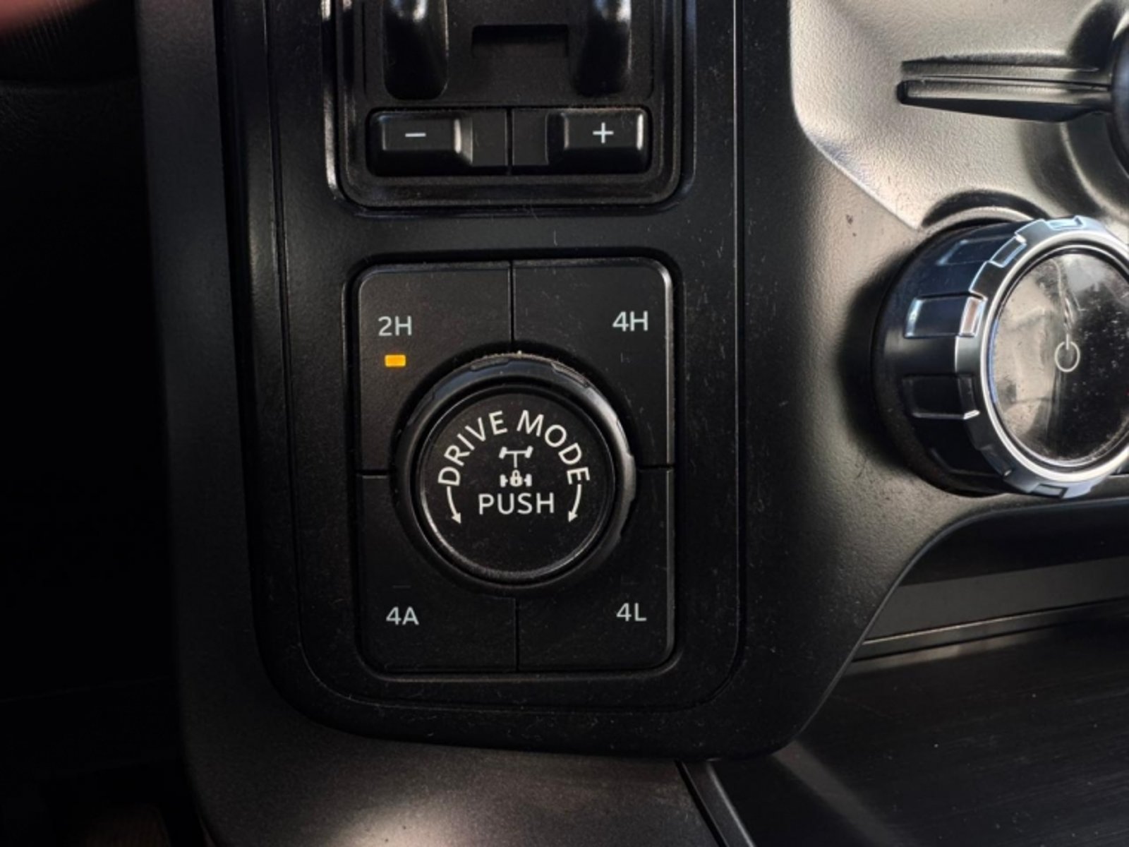 FORD F-150 5.0 LARIAT BLACK CC AT 4X4 2025 - Imagen 9 de 14
