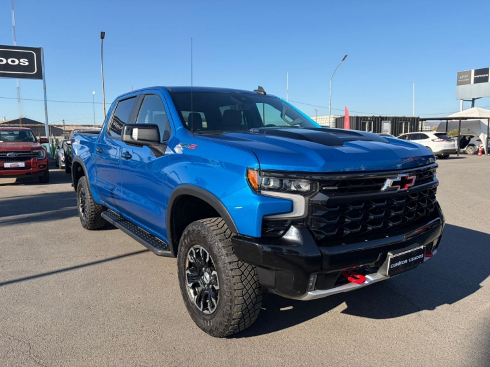 Chevrolet SILVERADO 6.2 ZR2 AT 4X4 2024 - Foto 2 de 11