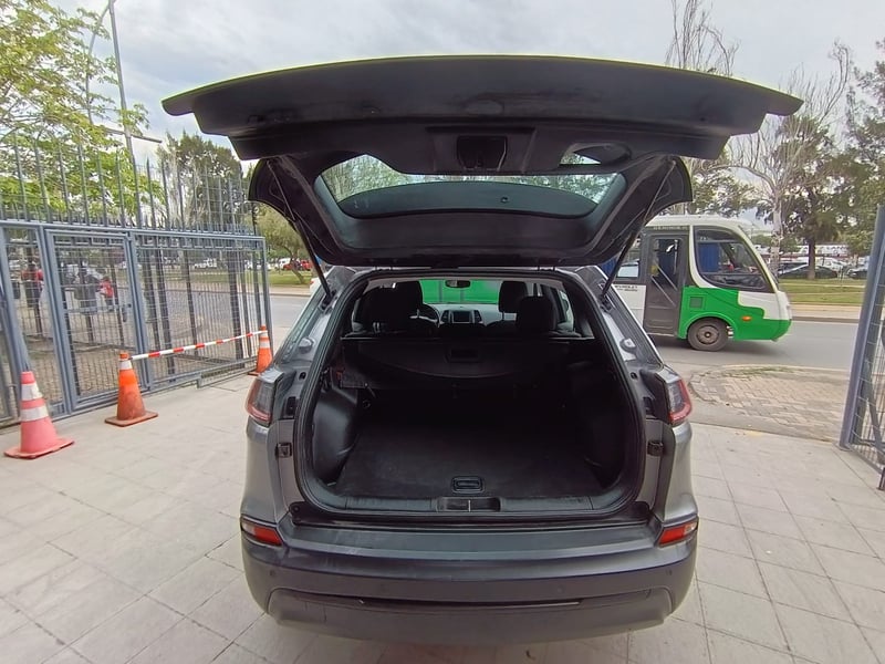 Jeep CHEROKEE 2.4 LONGITUDE AT 2020 - Imagen 9 de 16