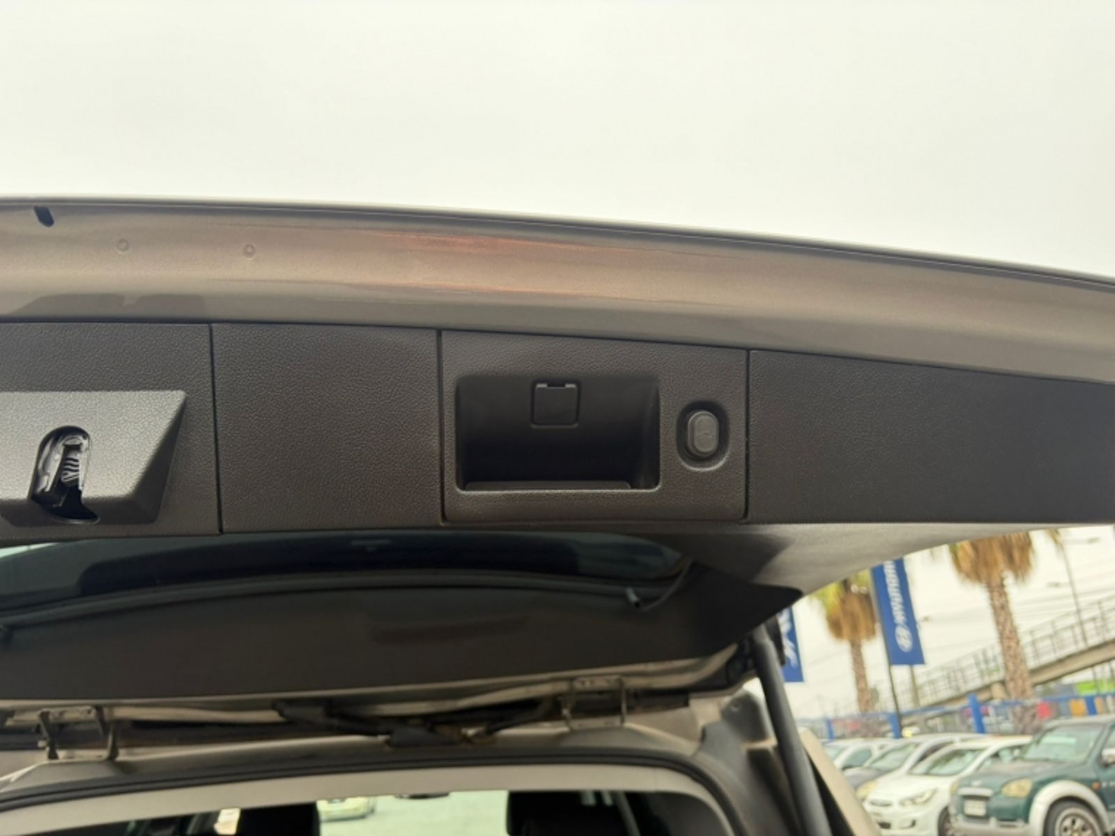 CHEVROLET TAHOE 5.3 LT AT 4X4 2018 - Imagen 14 de 15