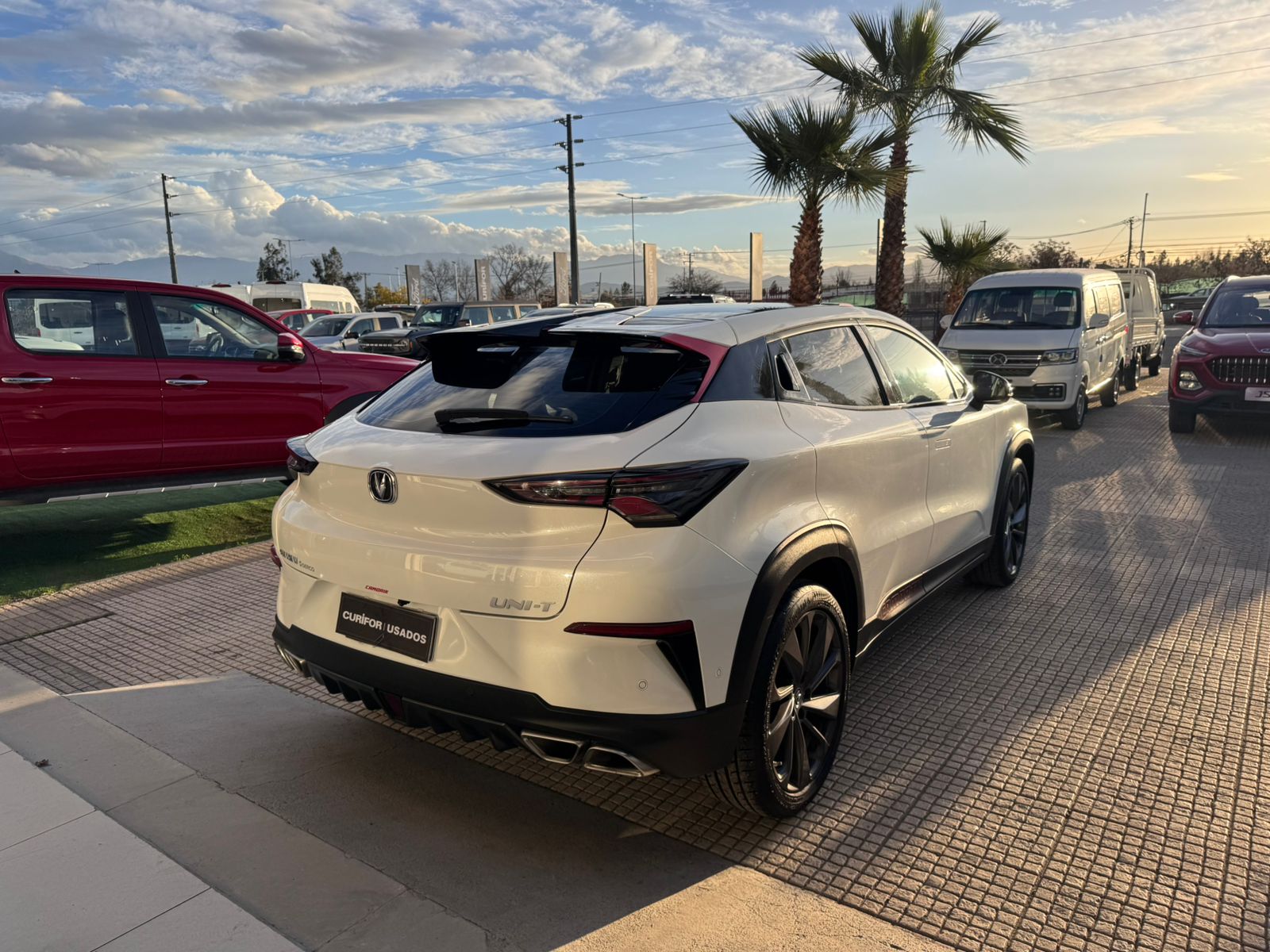 Changan UNI-T 1.5 ELITE AT 2023 - Foto 4 de 12