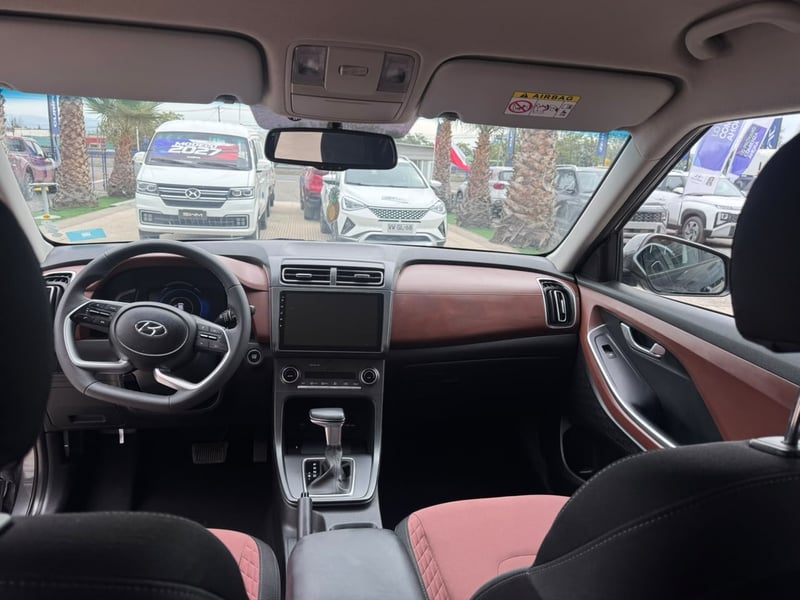 Hyundai CRETA 2.0 GRAND SU2I PLUS AT 2025 - Imagen 12 de 17