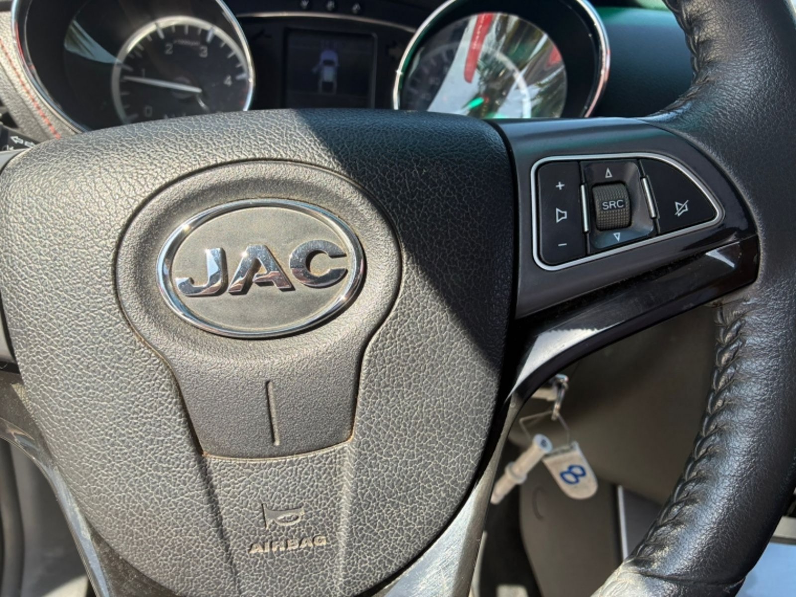 JAC T8 2.0 COMFORT MT 4X2 DIESEL 2023 - Imagen 9 de 14