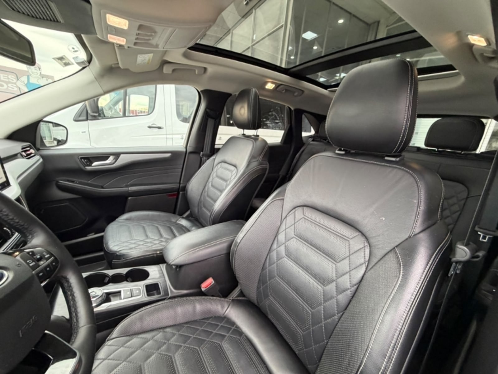 Ford ESCAPE FHEV 2.5 AUT 2024 - Imagen 9 de 10