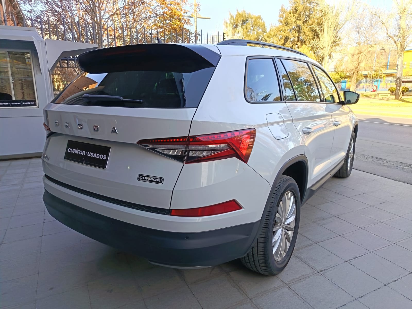 Skoda KODIAQ 1.4 TSI SELECTION AT 2025 - Foto 5 de 17