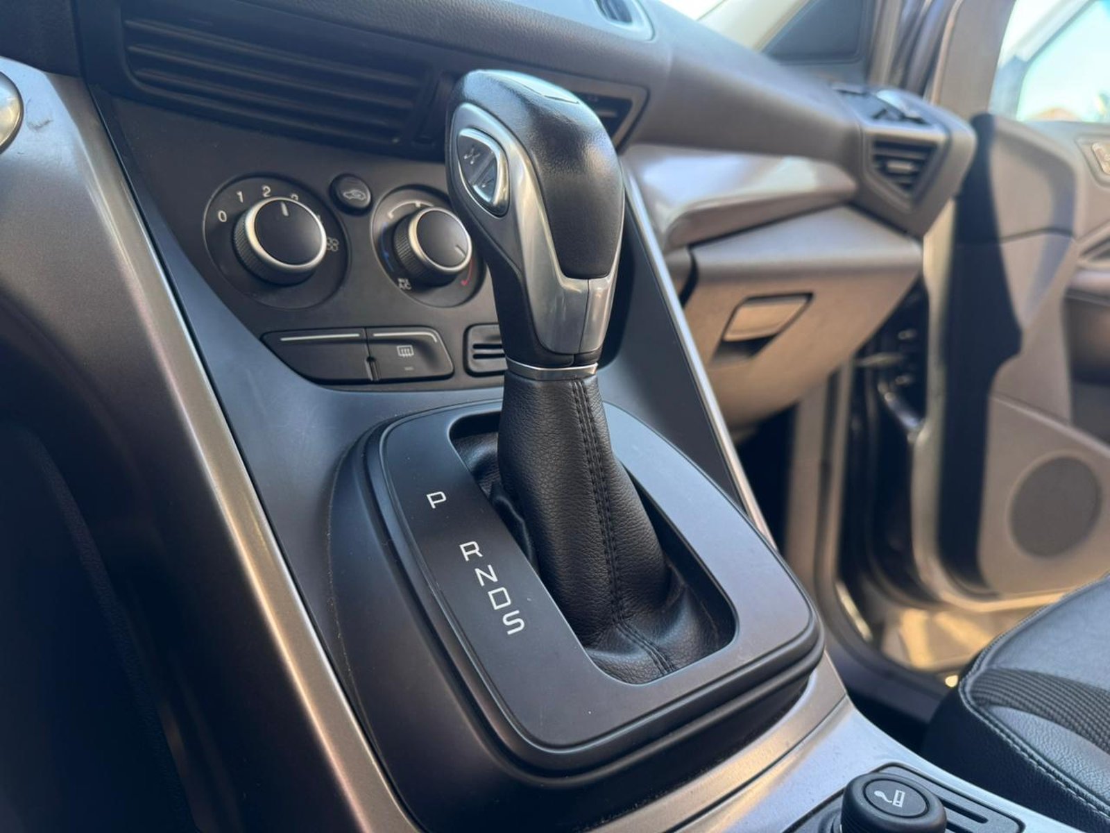 Ford ESCAPE 2.5 AUT 2019 - Imagen 9 de 11