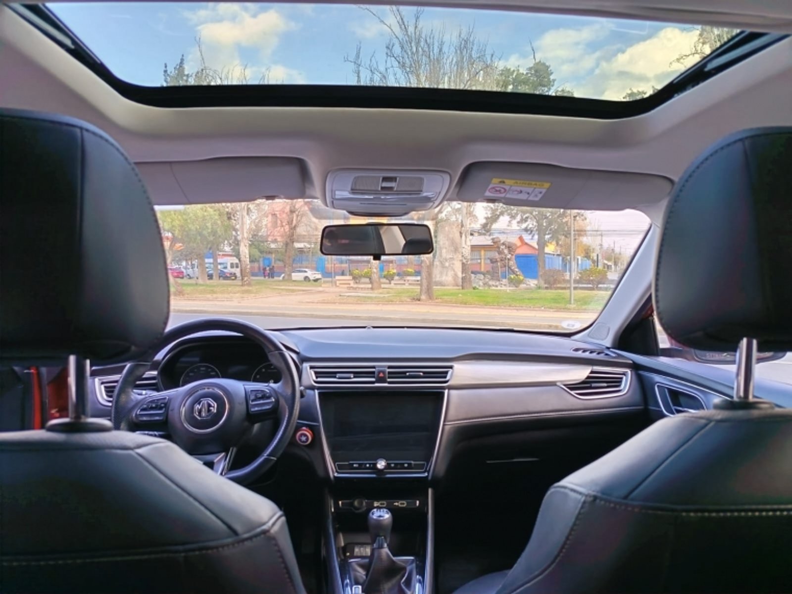 MG 5 1.5 DLX MT 2023 - Imagen 11 de 15