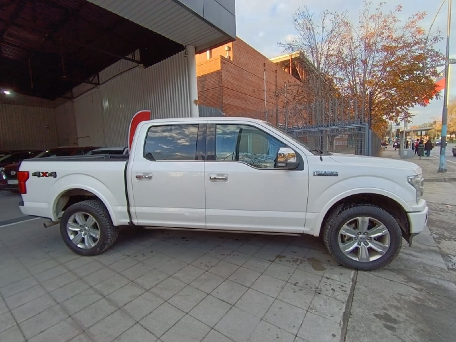 Ford F-150 PLATINUM 3.5 2020 - Imagen 3 de 14