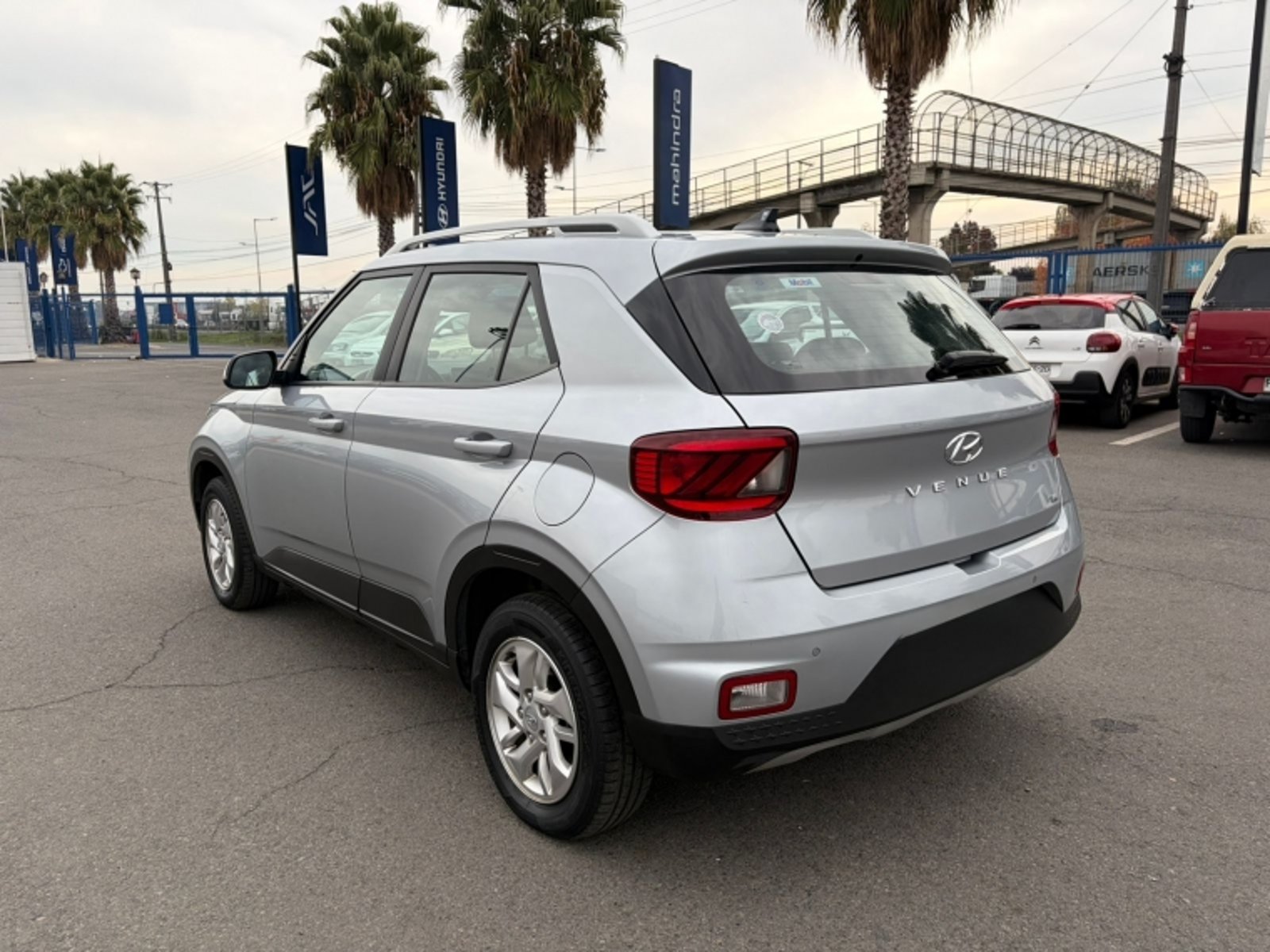 HYUNDAI VENUE 1.6 QX PLUS MT 2022 - Imagen 3 de 11