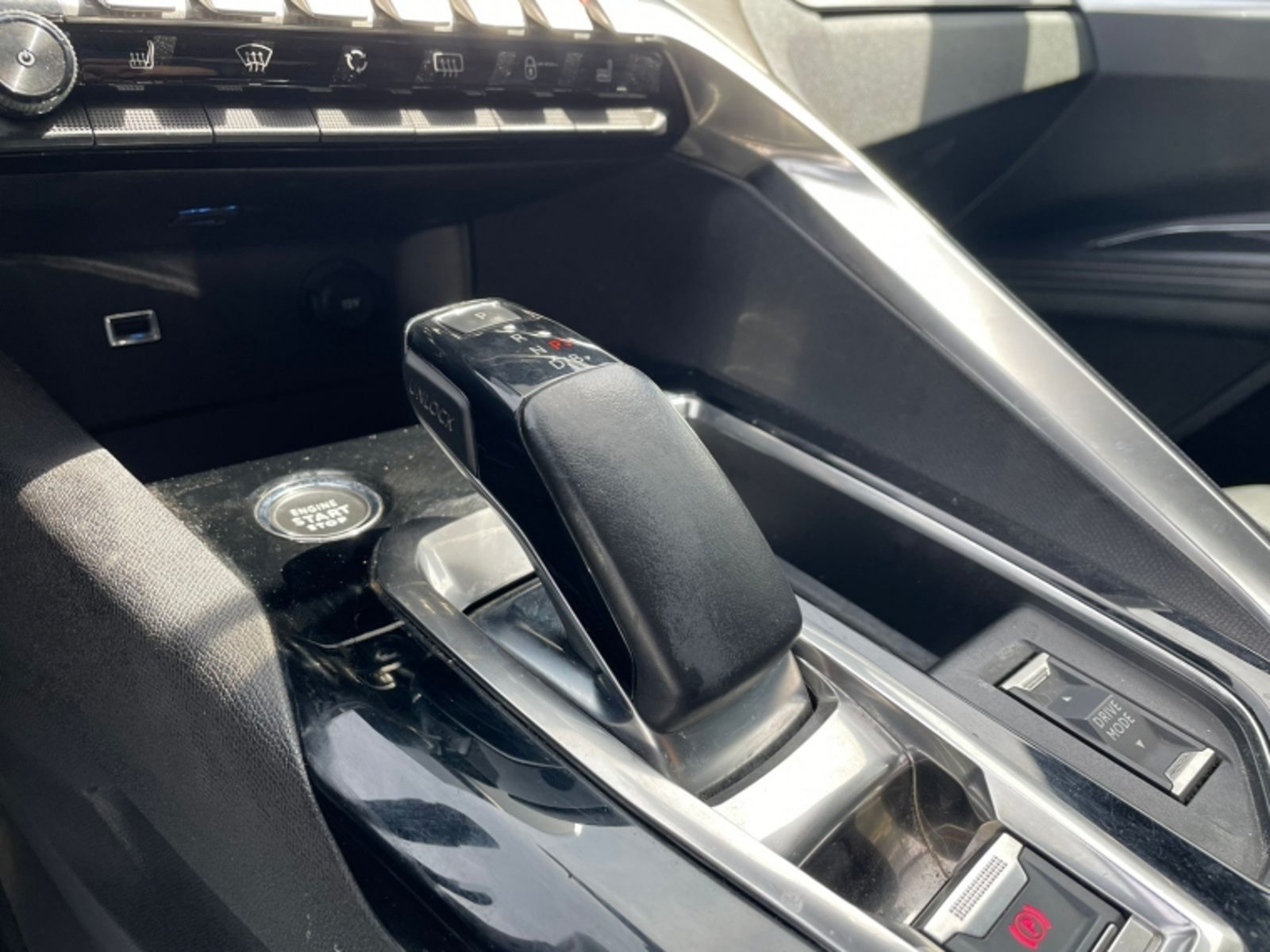 Peugeot 3008 GT HYBRID 136HP AT 4X4 2024 - Imagen 6 de 12