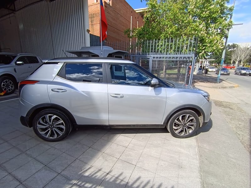 SsangYong TIVOLI 1.6 LIMITED AT 2022 - Imagen 4 de 15