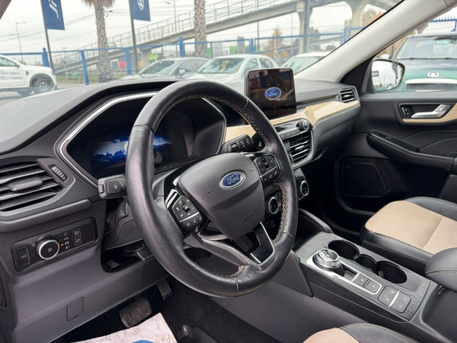 Ford ESCAPE TITANIUM AWD 2.0 AUT 2023 - Imagen 9 de 13