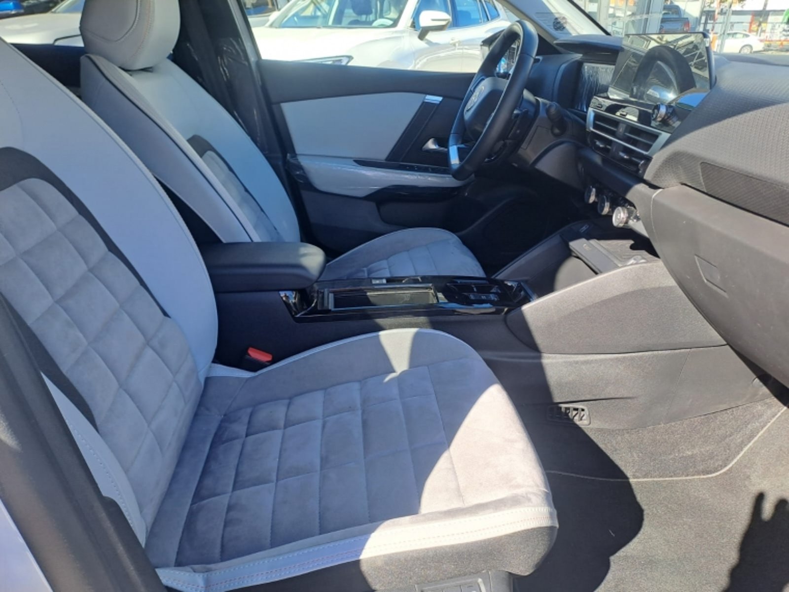 Citroën C4 1.2 MHEV AUT 2025 - Imagen 10 de 13