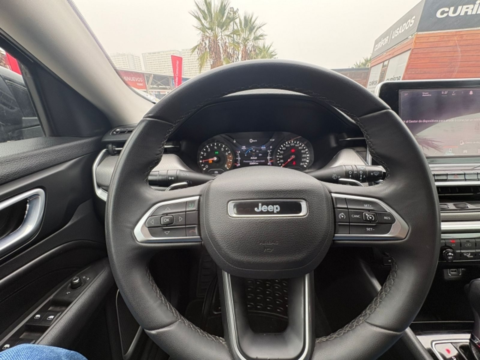 Jeep COMPASS LONGITUDE 1.3 AUT 2023 - Imagen 15 de 17