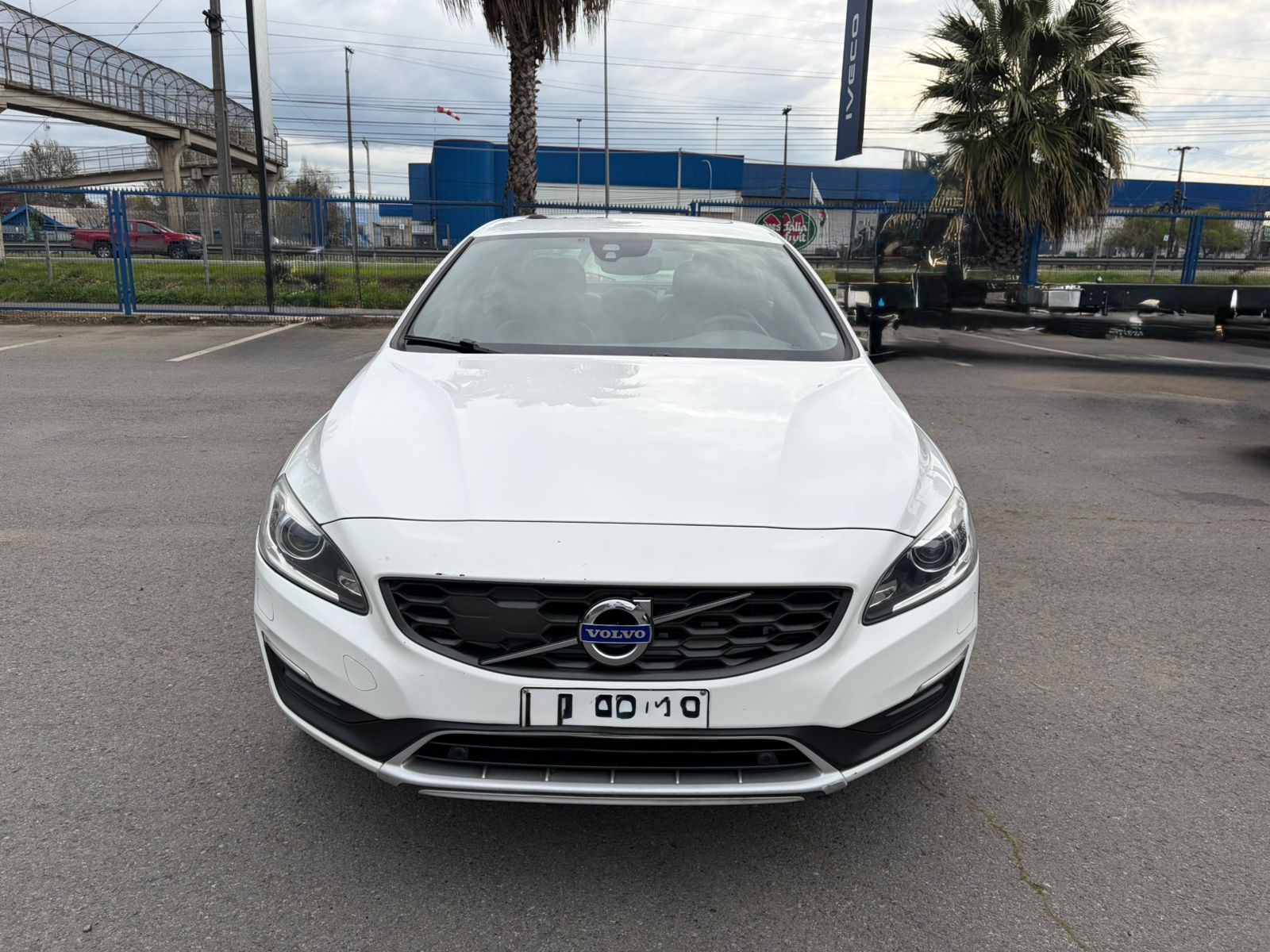 Volvo S60 2.0 D4 CROSS COUNTRY PLUS AT 4X4 DIESEL 2019 - Foto 2 de 10