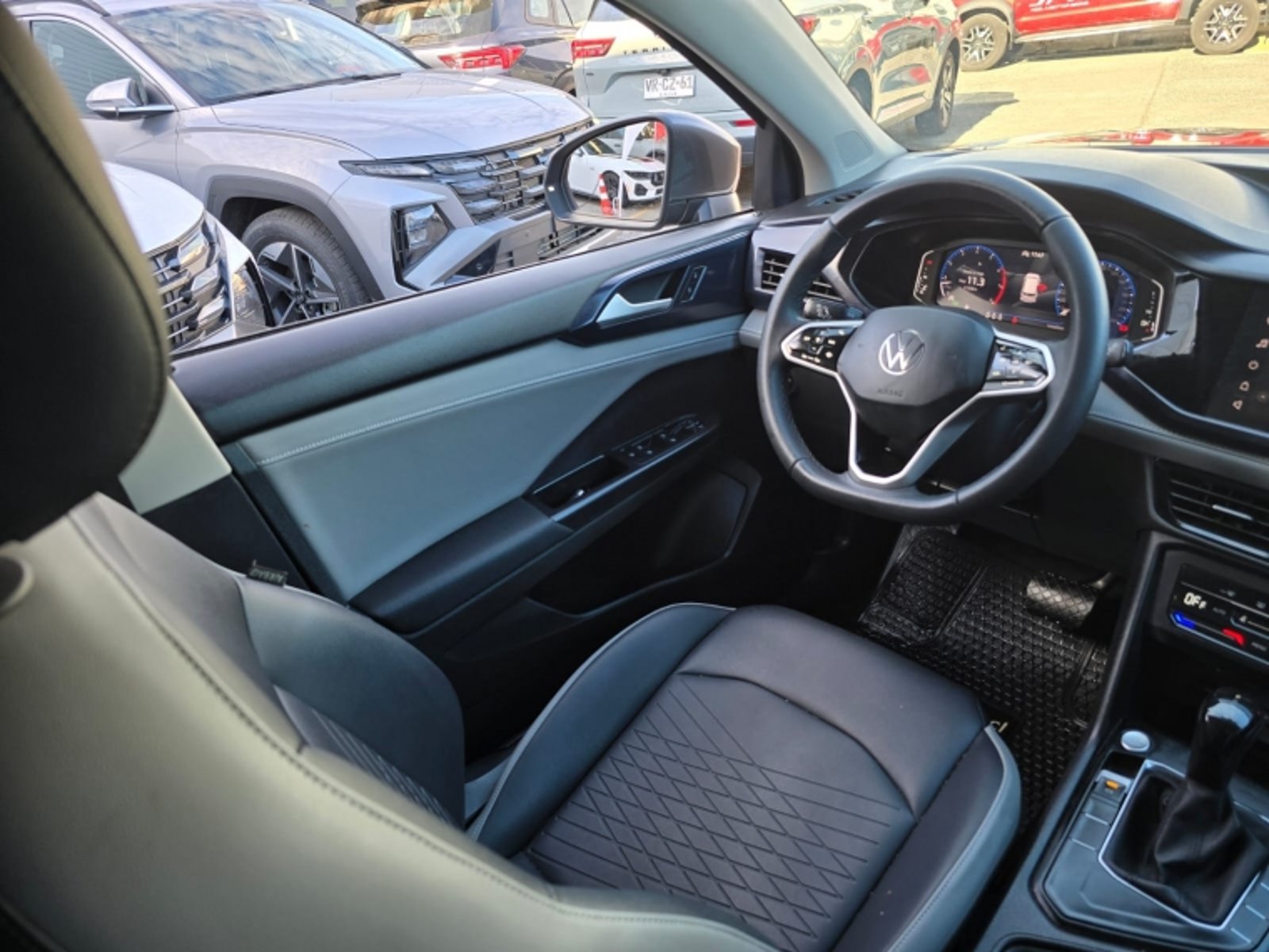 VOLKSWAGEN TAOS 1.4 TSI COMFORTLINE AT 2025 - Imagen 13 de 16