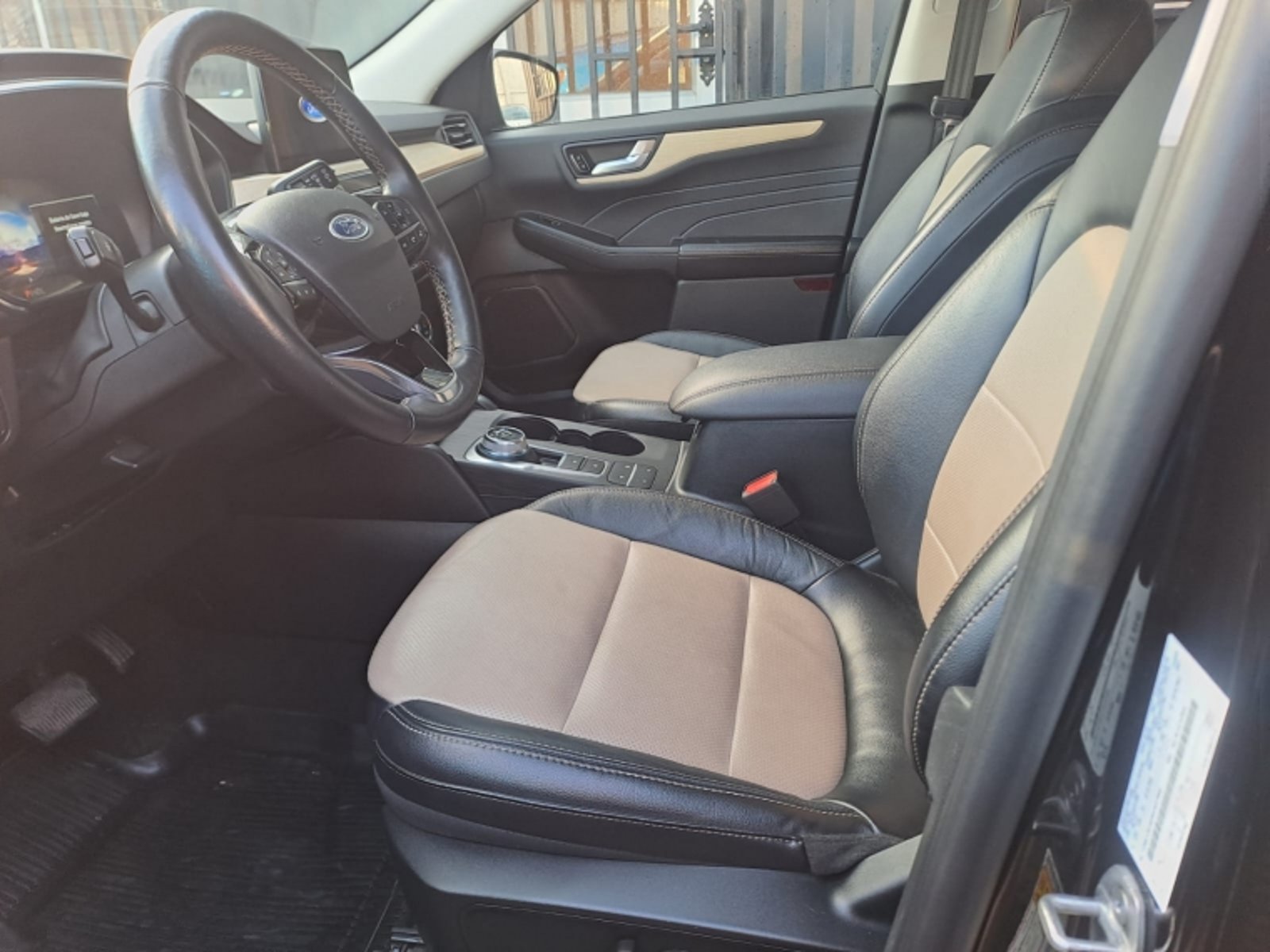 Ford ESCAPE 4X4 2.0 AT 2022 - Imagen 6 de 13