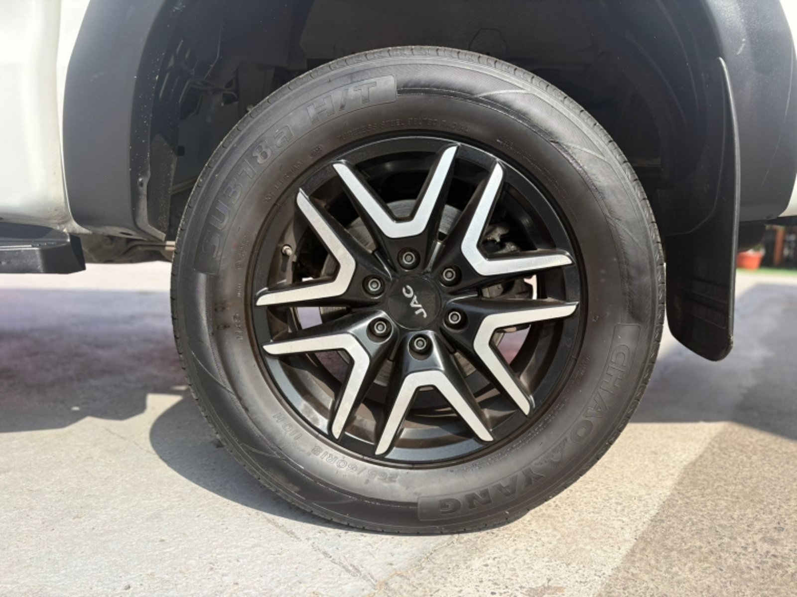 JAC T8 PRO 2.0 LUXURY 4X2 DIESEL MT 4P 2024 - Imagen 7 de 13