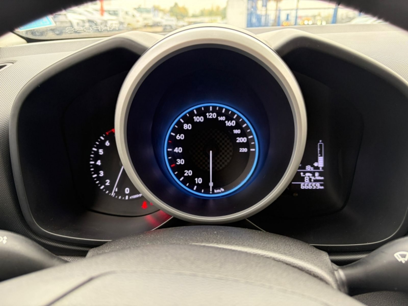 HYUNDAI VENUE 1.6 QX PLUS MT 2022 - Imagen 9 de 11