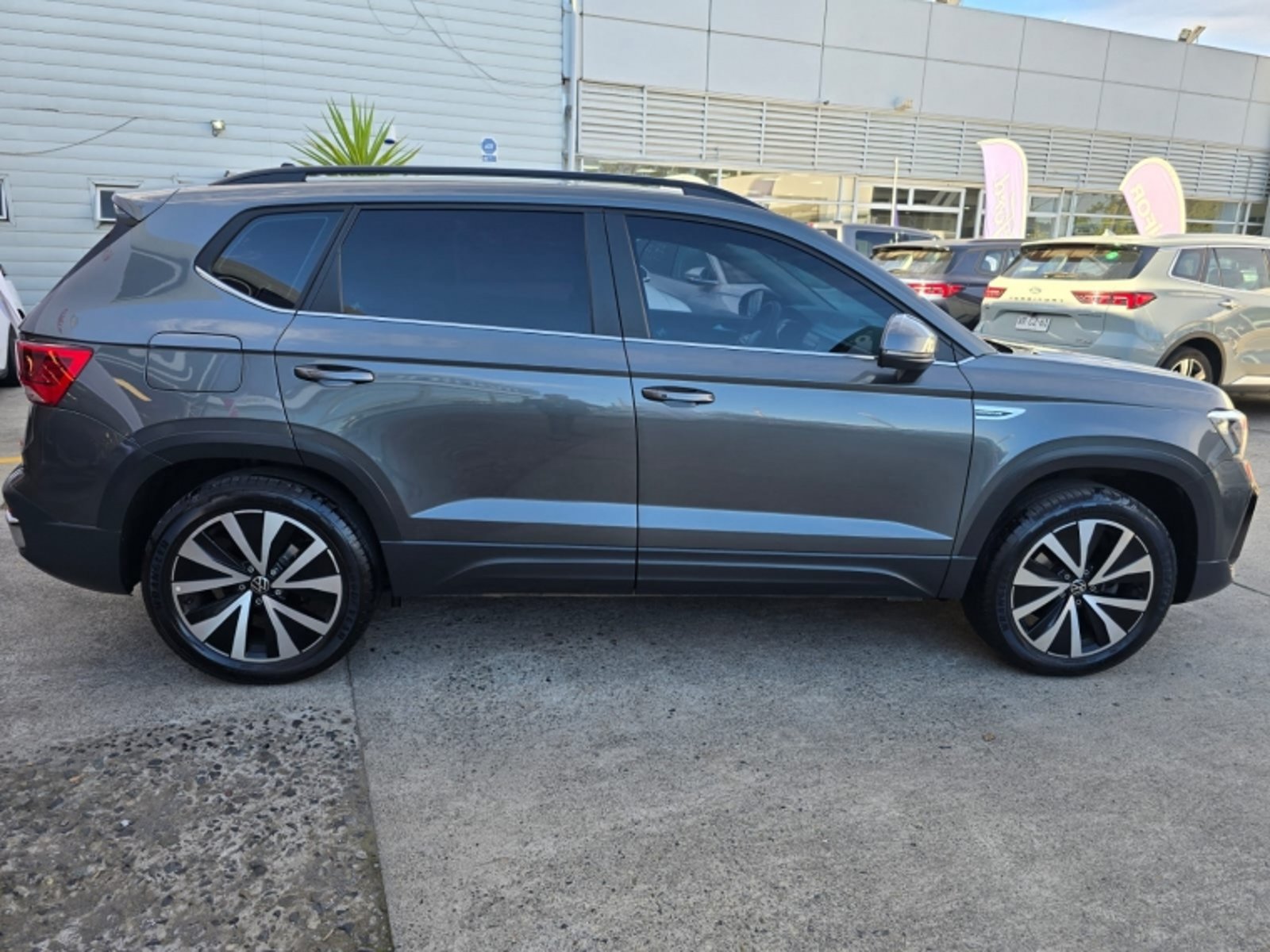 VOLKSWAGEN TAOS 1.4 TSI COMFORTLINE AT 2025 - Imagen 5 de 16