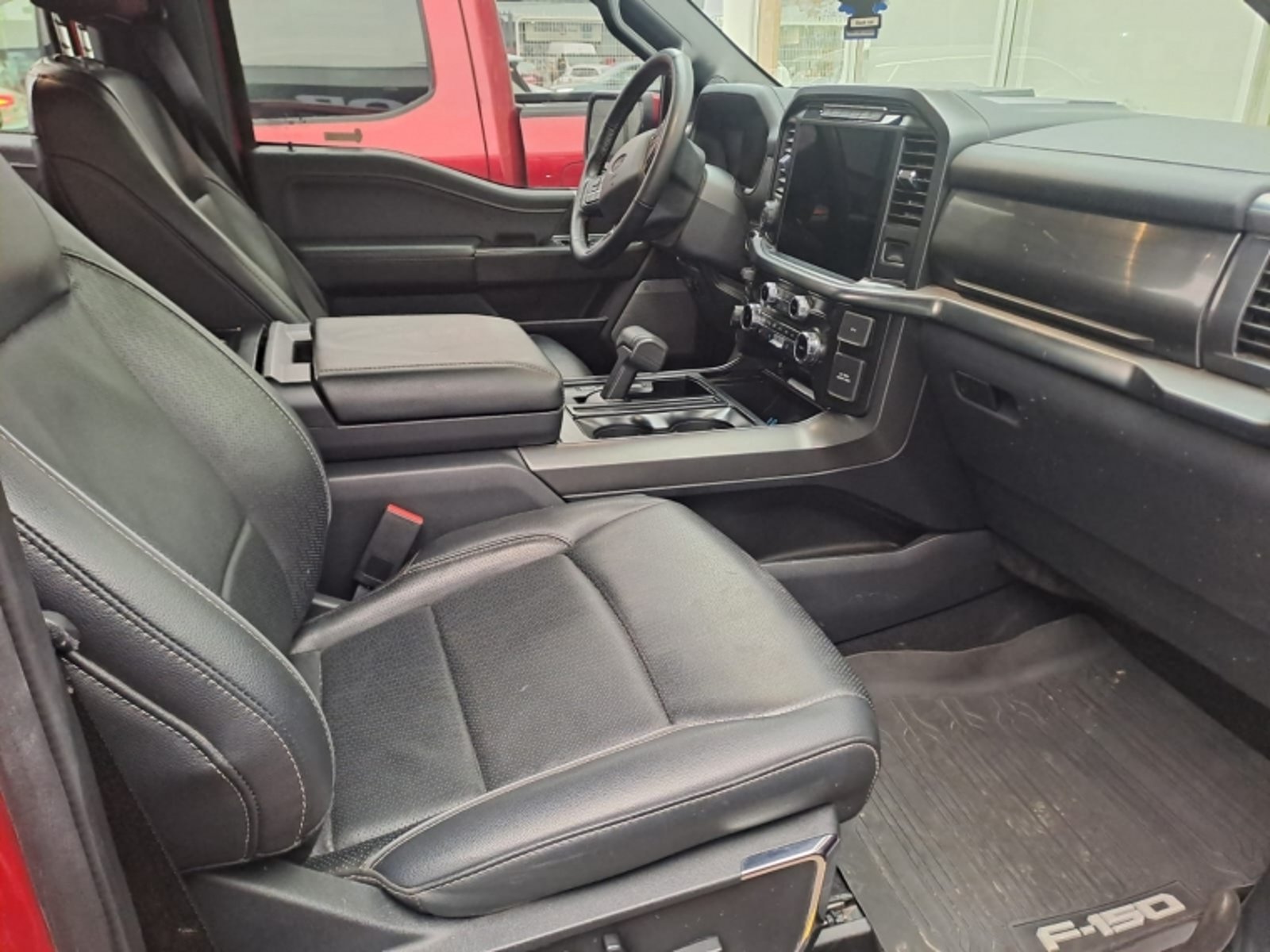 Ford F-150 5.0 LARIAT BLACK CC AT 4X4 2025 - Imagen 9 de 11