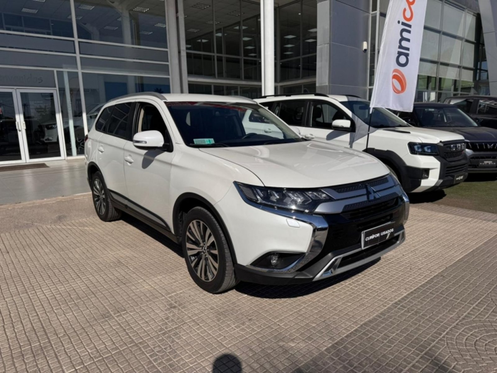 Mitsubishi OUTLANDER 2.0 GLX AT 4X2 2023 - Imagen 4 de 12