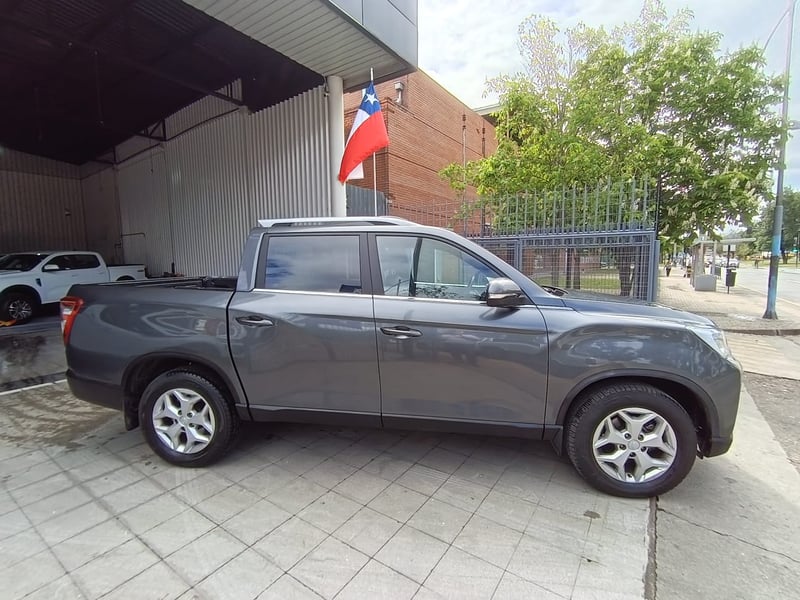SsangYong MUSSO 2.2 LIMITED PLUS MT 4X4 DIESEL 2025 - Imagen 4 de 17