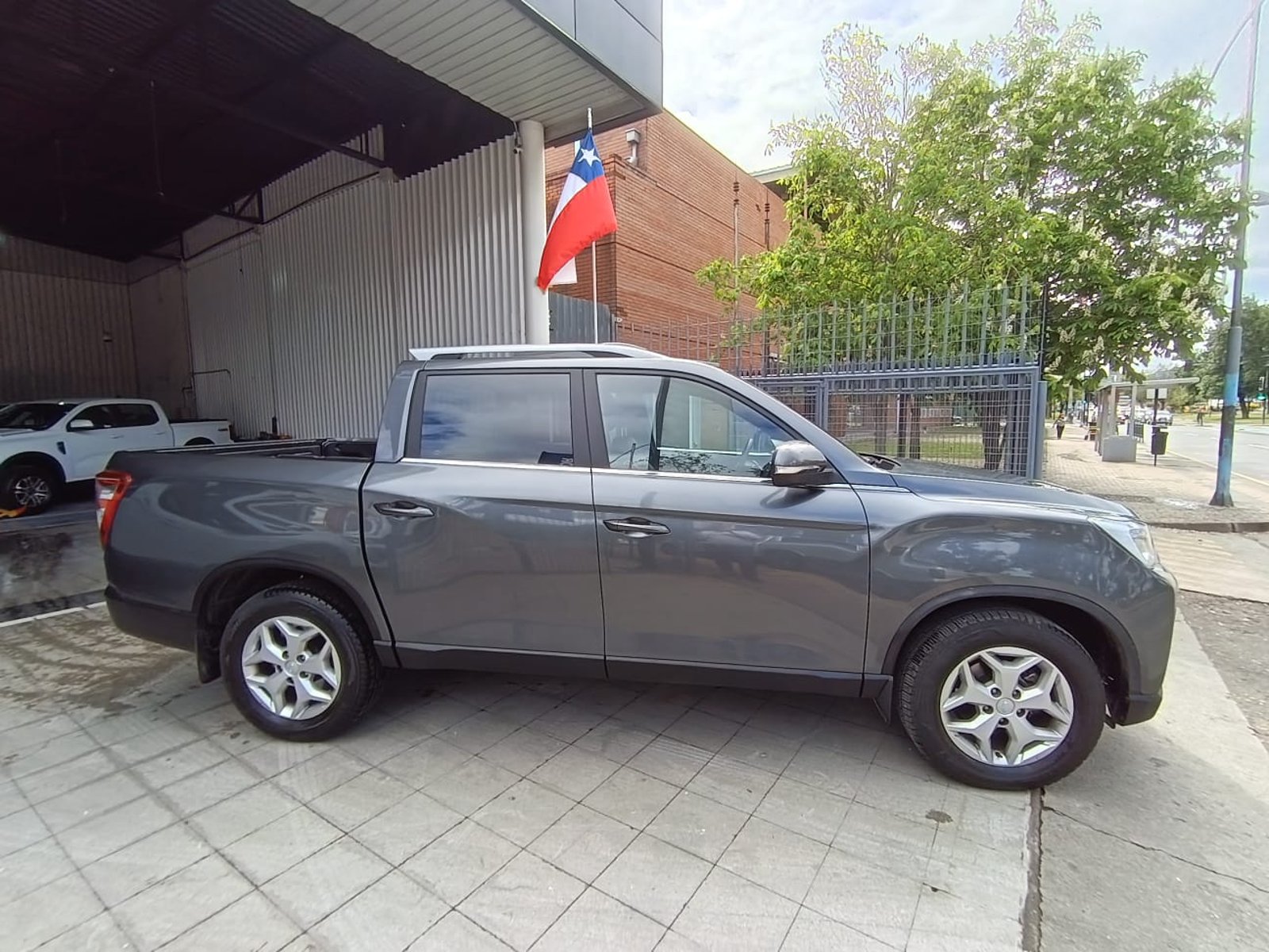 SsangYong MUSSO 2.2 LIMITED PLUS MT 4X4 DIESEL 2025 - Foto 4 de 17