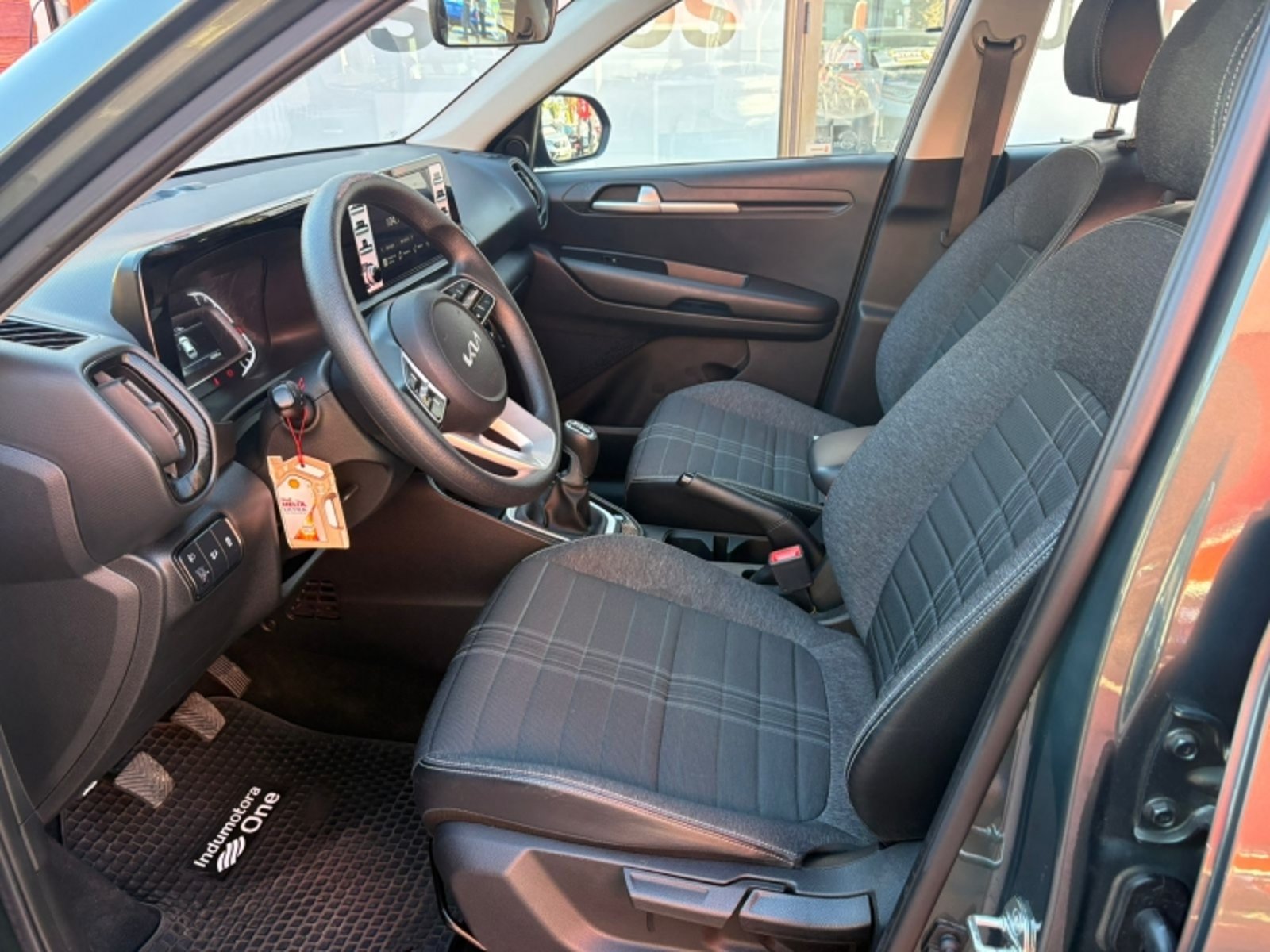 Kia SONET 1.5 EX MT 2025 - Imagen 12 de 15