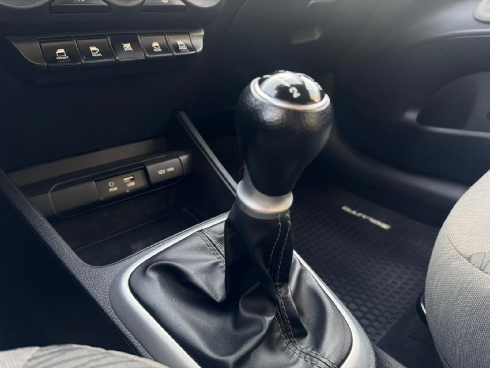 Kia SOLUTO 1.4 LX AC MT 2024 - Imagen 9 de 13