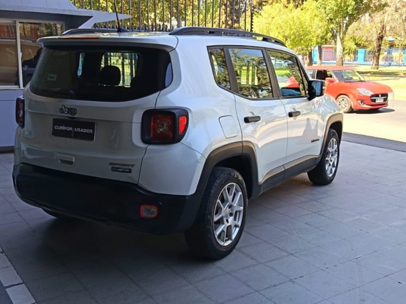 Jeep RENEGADE 1.8 SPORT LX MT 2022 - Foto 3 de 11